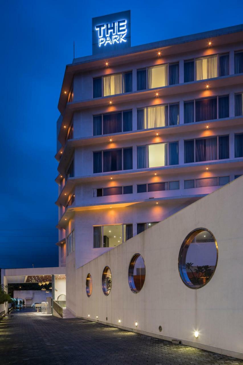 The Park Navi Mumbai Hotel Exterior photo